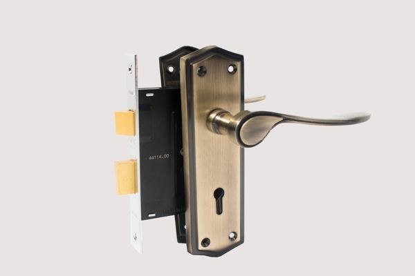 2 Lever Lockset with Zinc Handle Z033