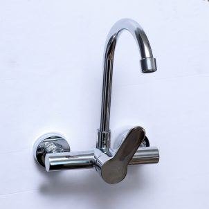 Chrome Finish Mirror Wall Kitchen Mixer Tap in Nai