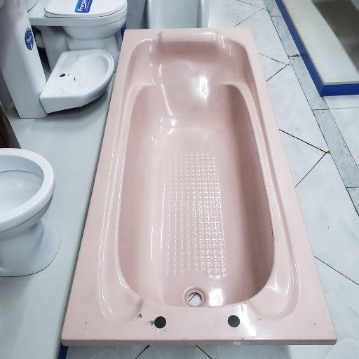 Bath tub